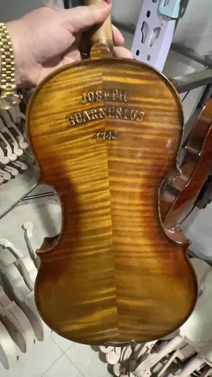 Musical Instruments 4/4 Carvin - огляд і ціна Musical Instrument Online