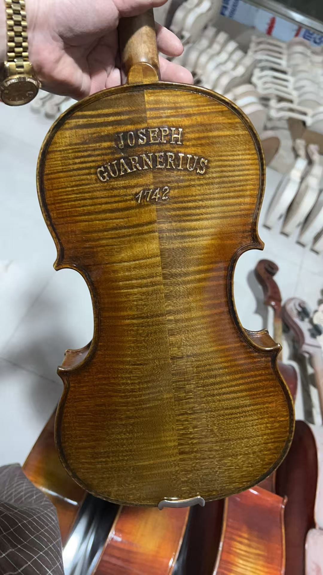 Musical Instruments 4/4 Carvin - огляд і ціна Musical Instrument Online